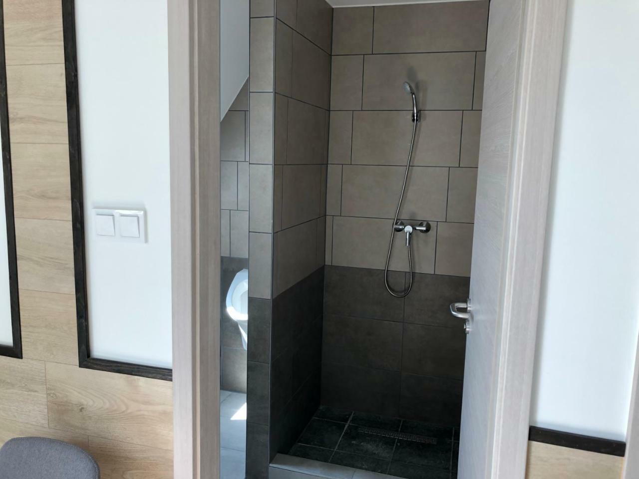 Juno Apartman Vendeghaz Miskolc Exterior photo